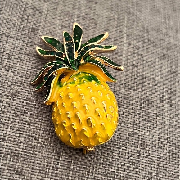 Pineapple Brooch Pins Label Brooches New - Picture 2 of 3